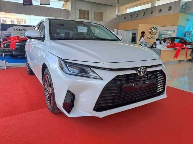 Toyota Vios 2023 ra mắt tại Lào: Động cơ 1.3L, vô số công nghệ, ngày về Việt Nam không còn xa - Ảnh 1.